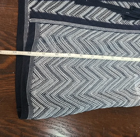 2PC Escada Ensemble - Picture 2 of 14